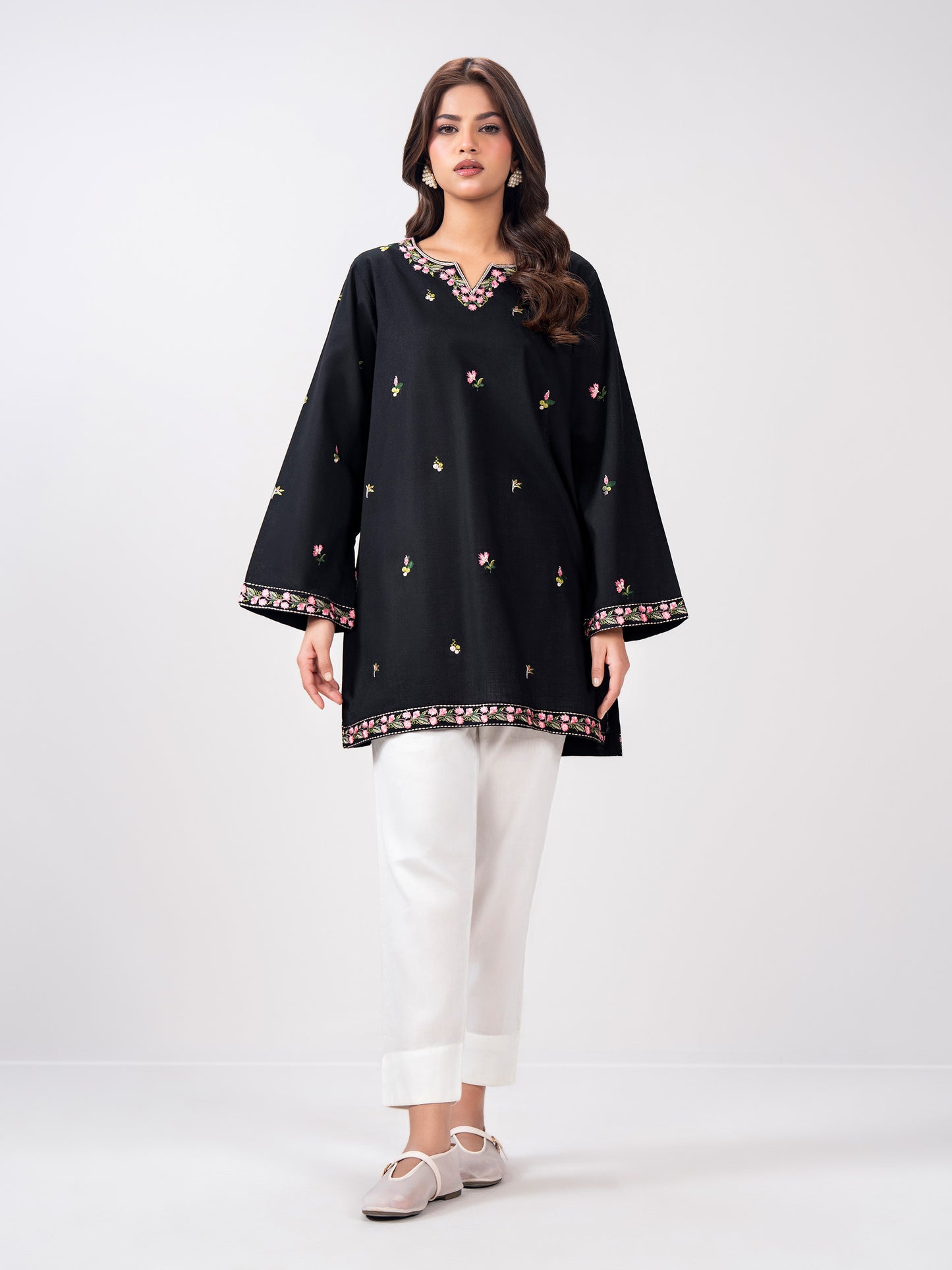 Slub Khaddar Kurti- Embroidered (Pret)