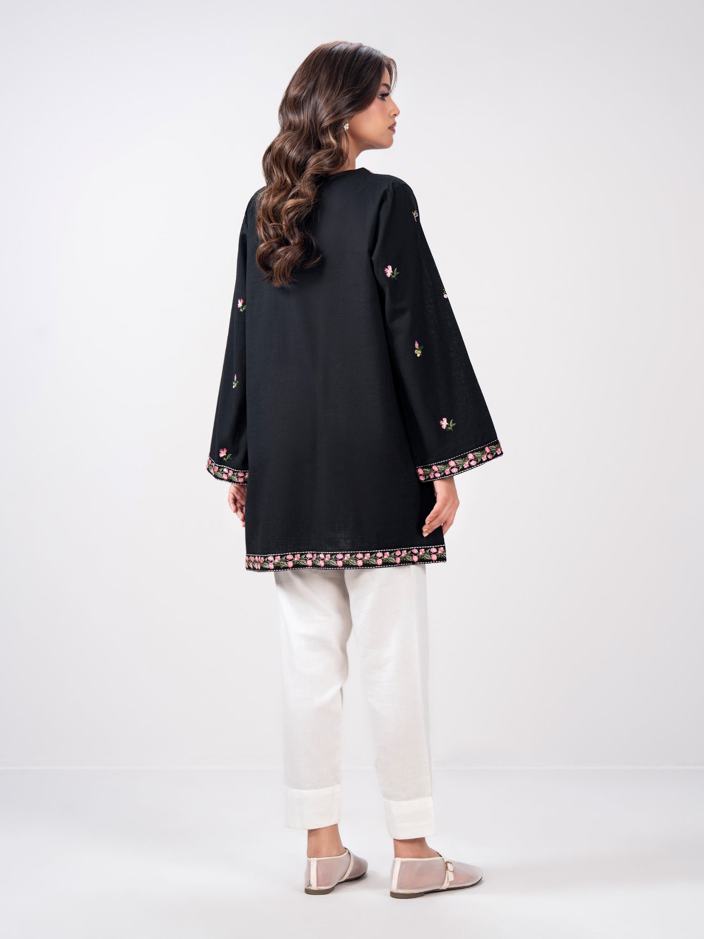 Slub Khaddar Kurti- Embroidered (Pret)