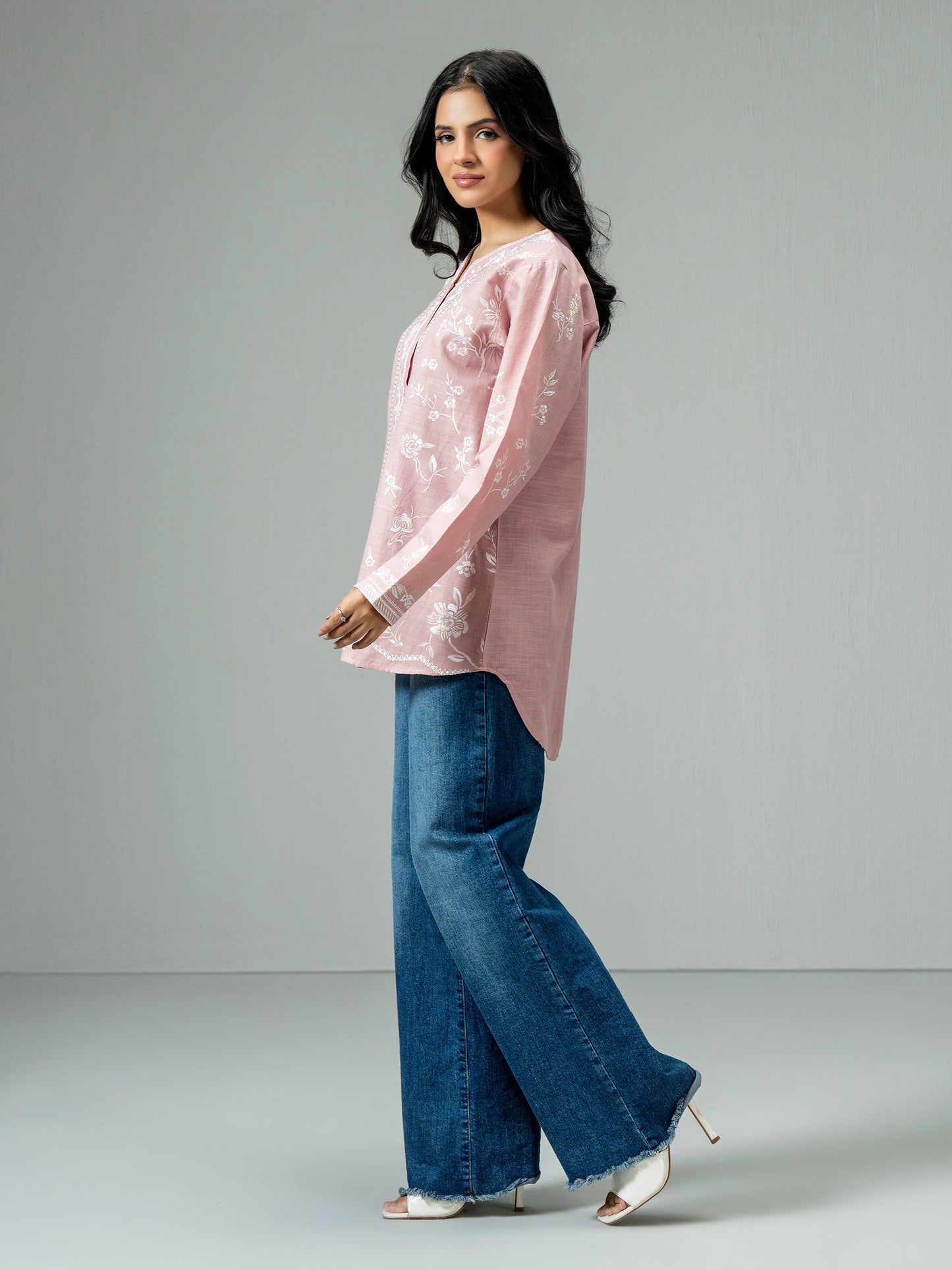 Slub Khaddar Kurti- Embroidered (Pret)