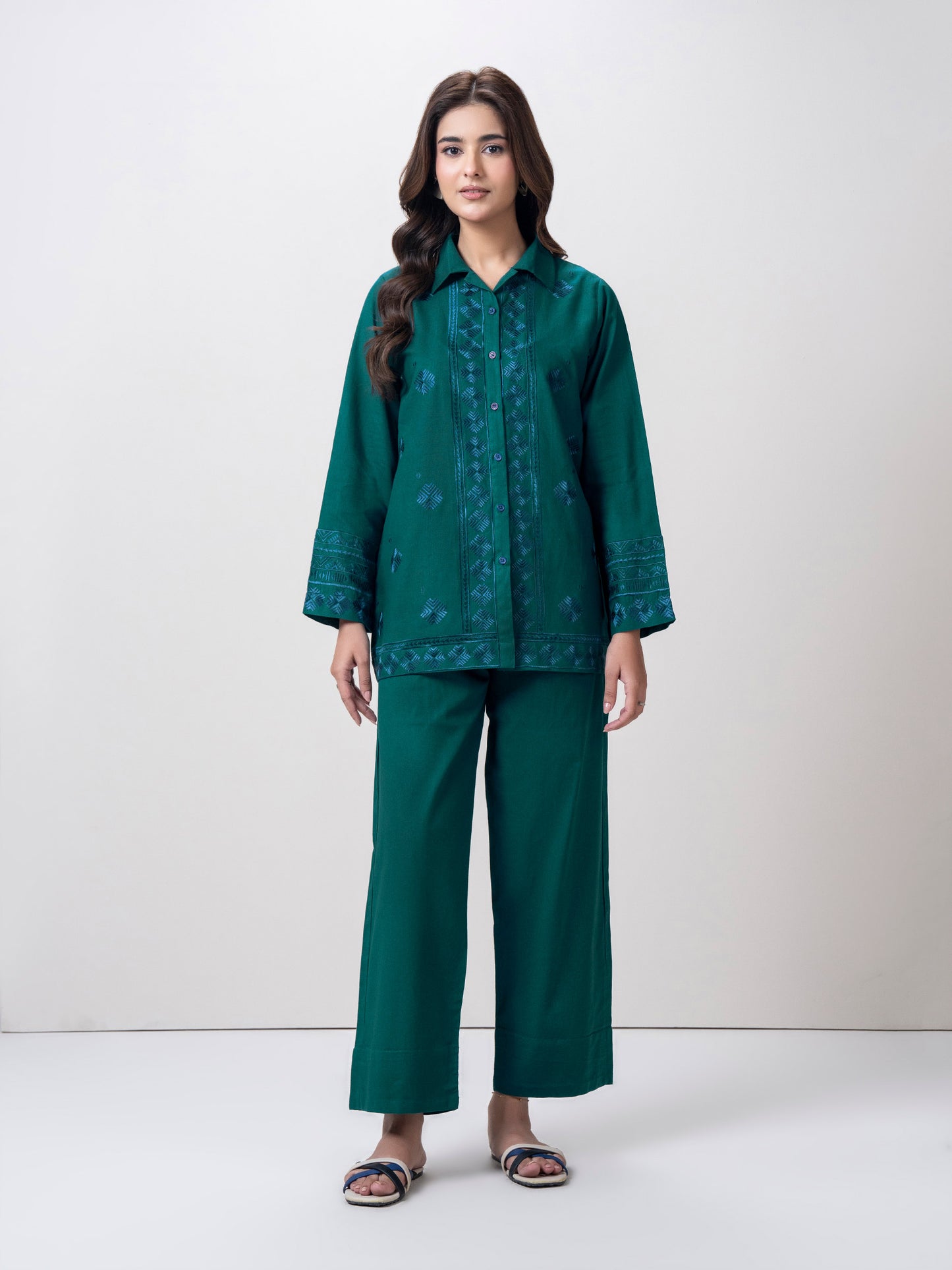 Khaddar Co-ord Set- Embroidered