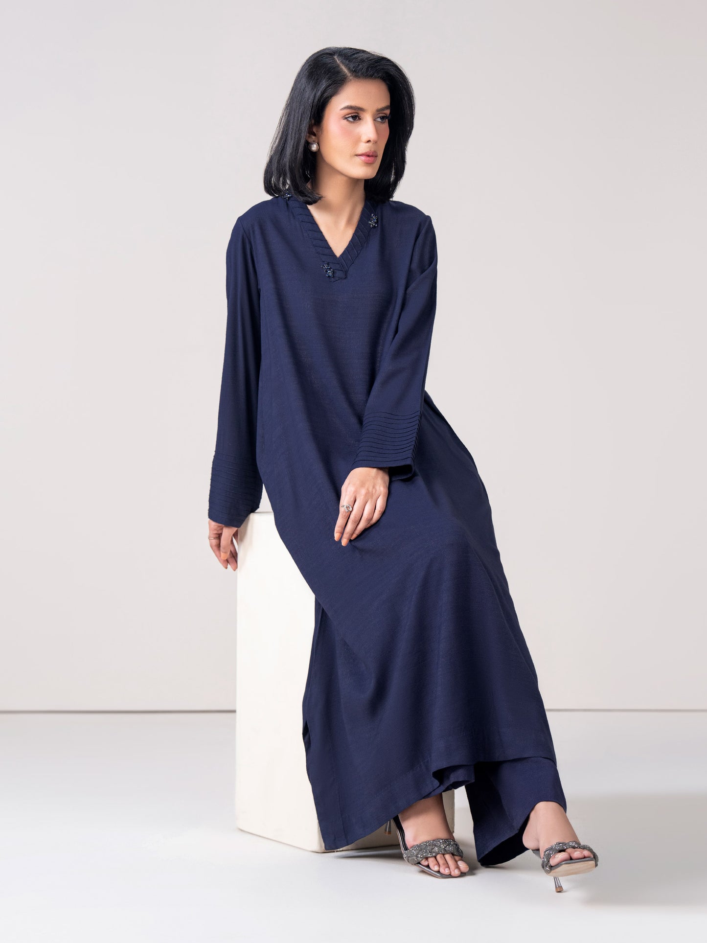 2-Piece Zari Karandi Suit (Pret)