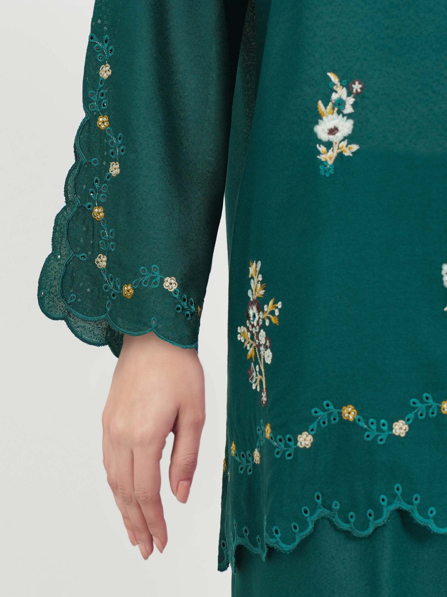 Karandi Co-ord set- Embroidered