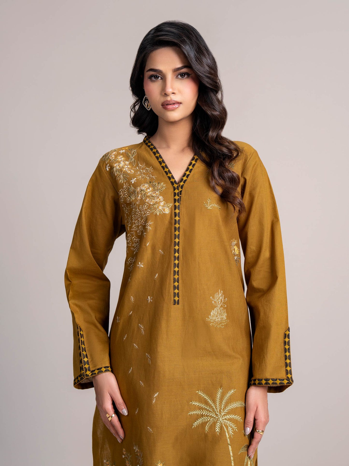 2-Piece Khaddar Suit-Embroidered (Pret)