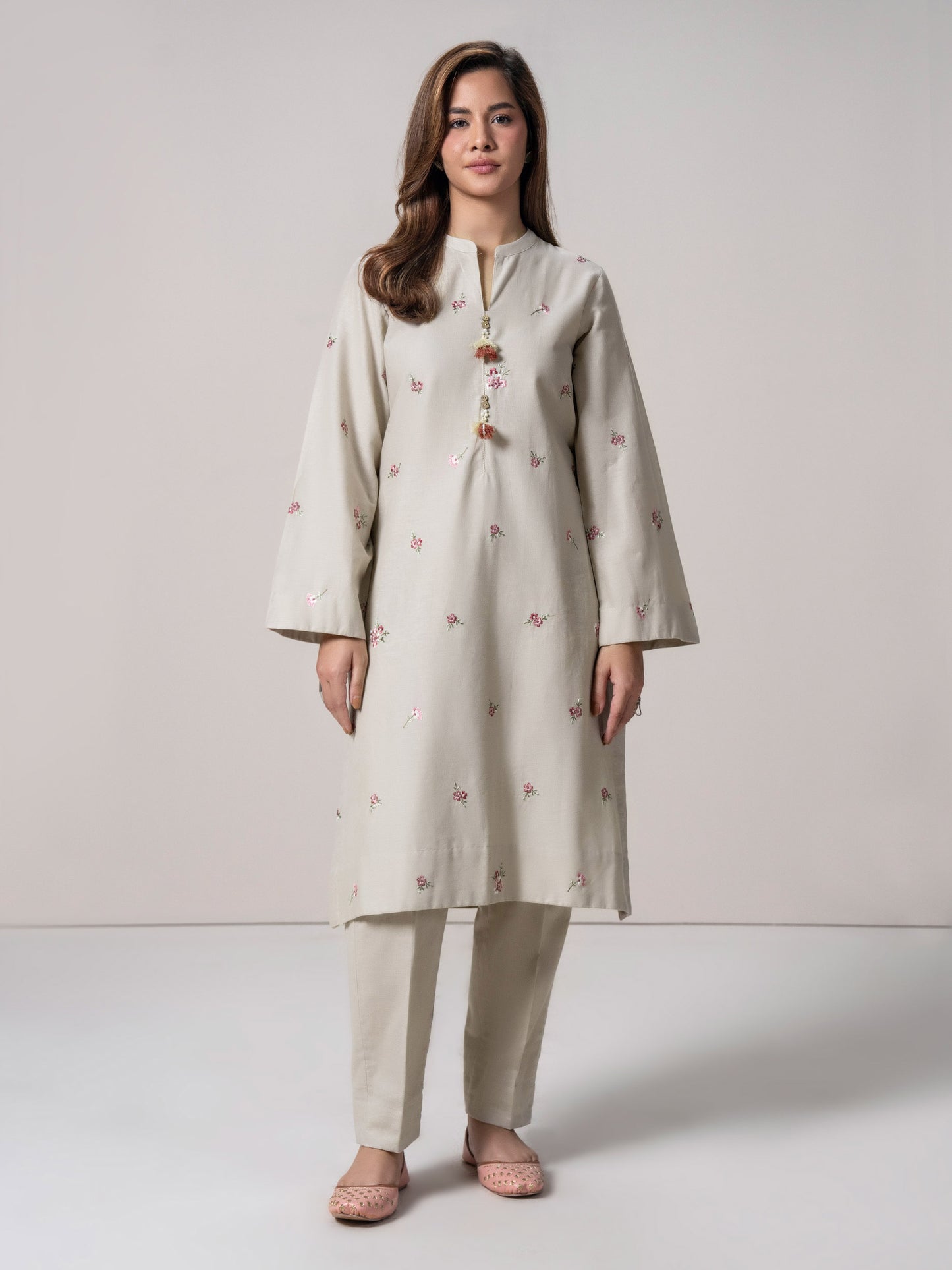 2 Piece Khaddar Suit- Embroidered (Pret)