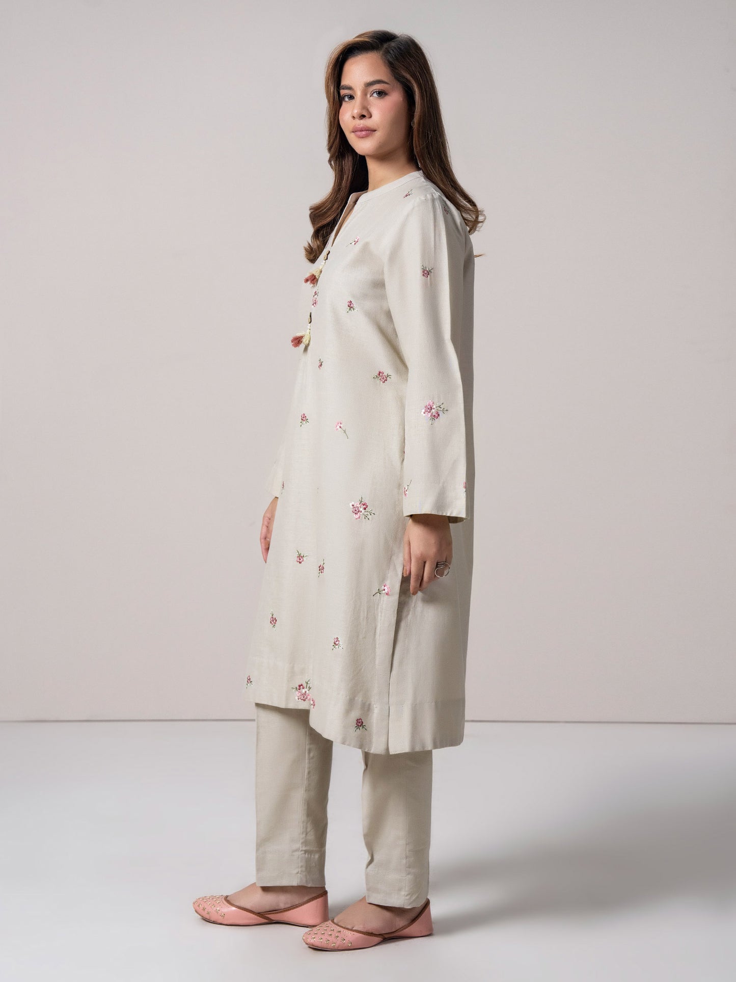 2 Piece Khaddar Suit- Embroidered (Pret)