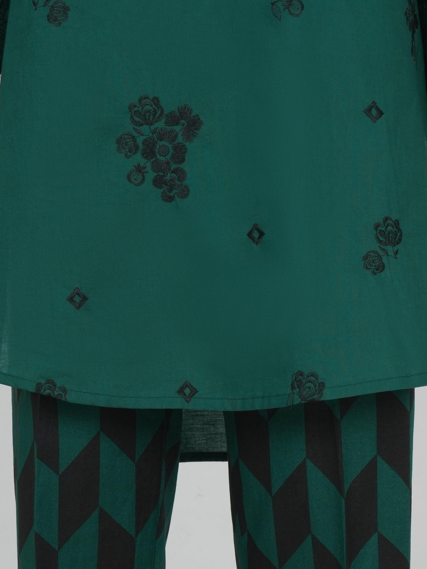 2 Piece Lawn Suit- Embroidered (Pret)