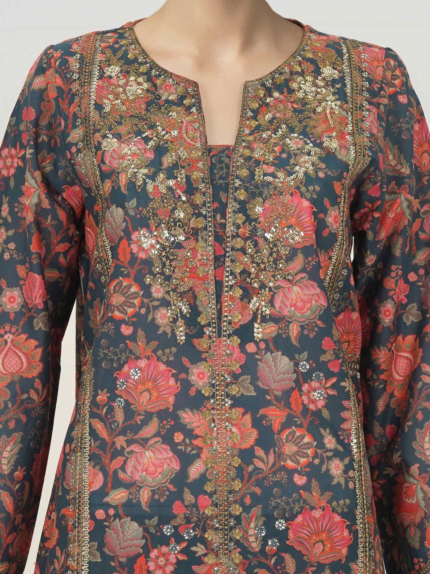 3 Piece Lawn Suit- Embroidered (Pret)