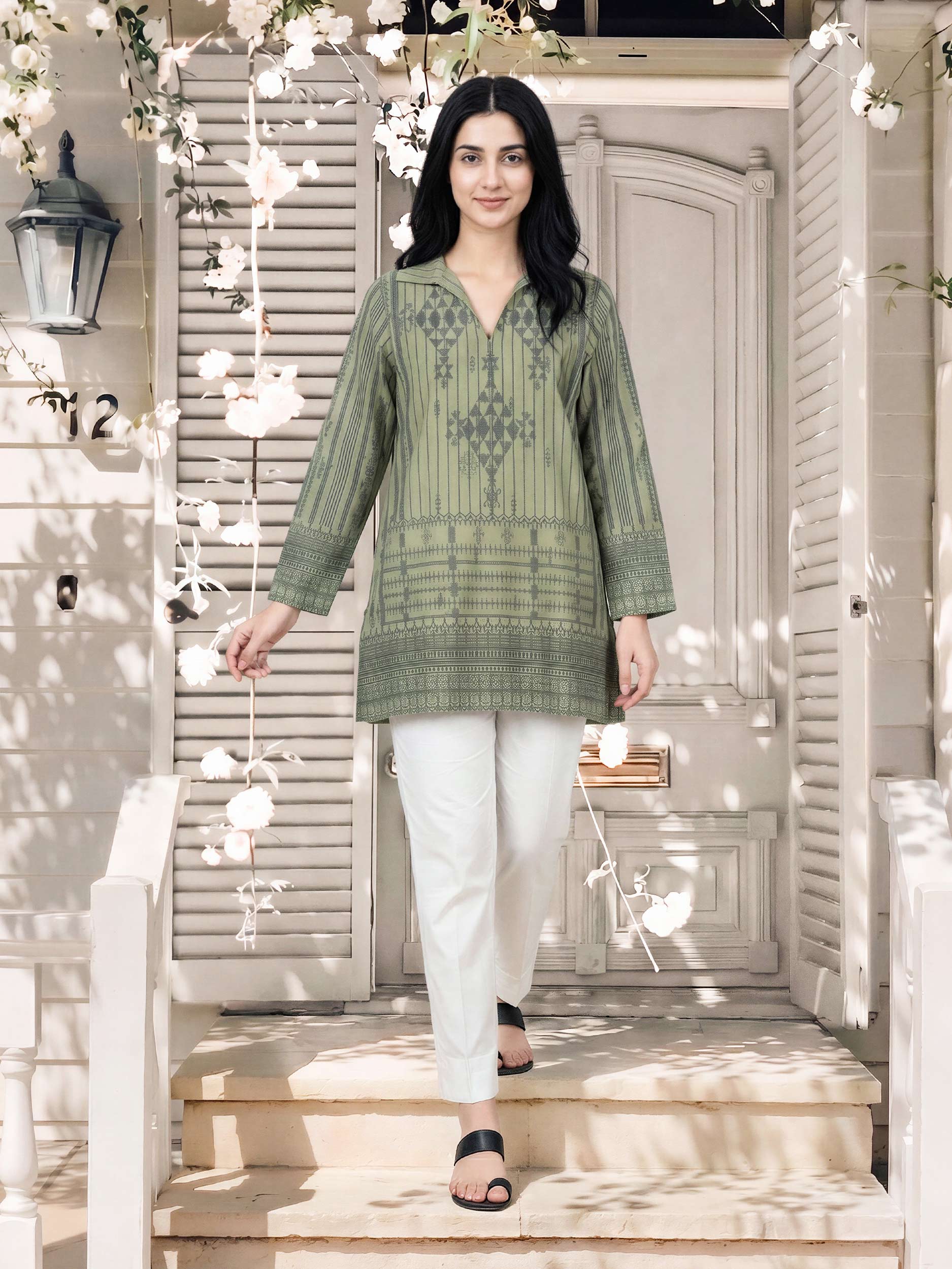 Cambric Kurti (Pret)