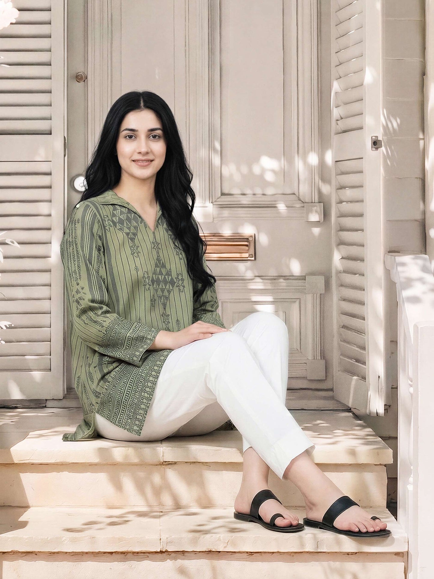 Cambric Kurti (Pret)