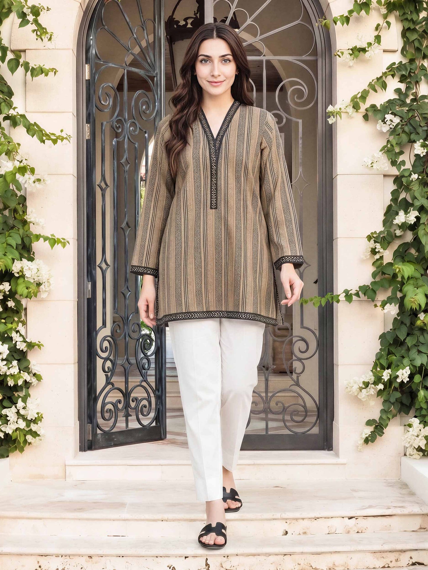 Cambric Kurti (Pret)
