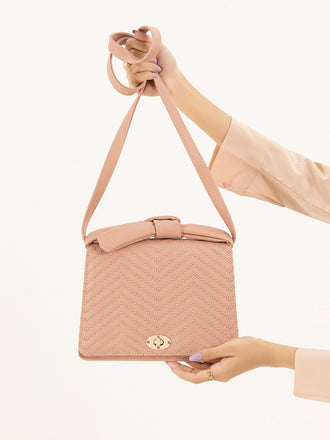 stitch-pattern-tie-knot-handbag