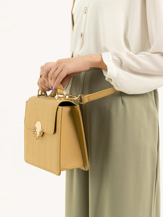 classic-box-handbag