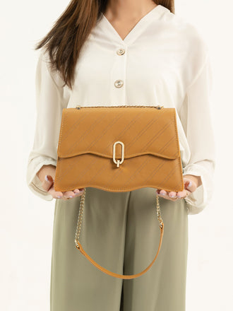 classic-curvey-handbag