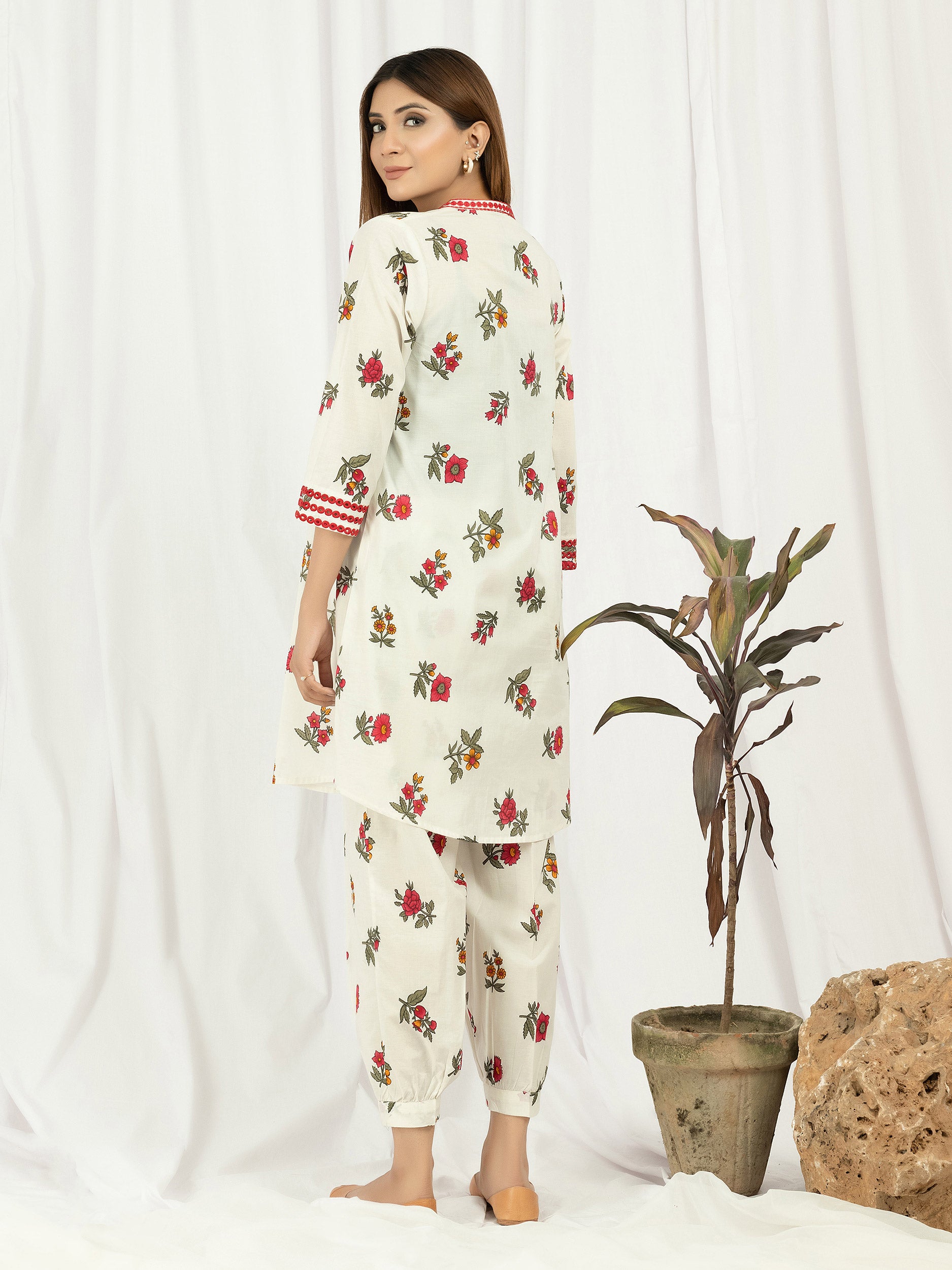 2 Piece Cambric Suit- Embroidered (Pret)