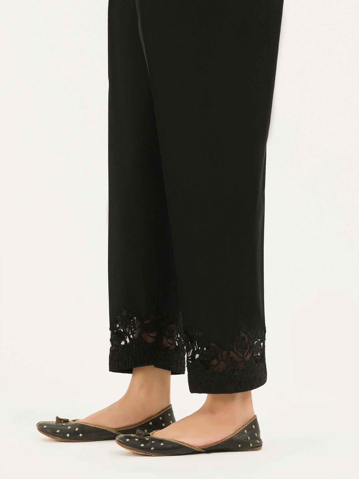Embroidered Cambric Trouser(Pret)