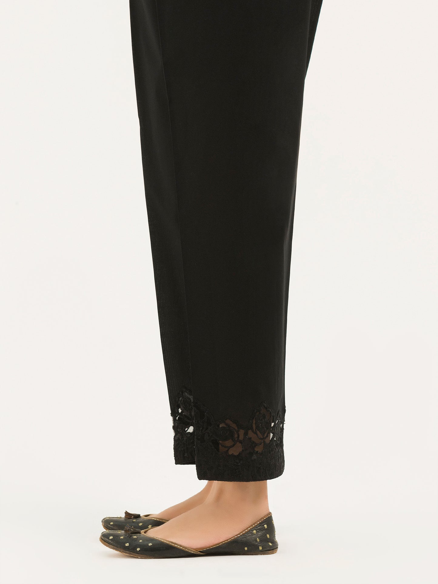 Embroidered Cambric Trouser(Pret)