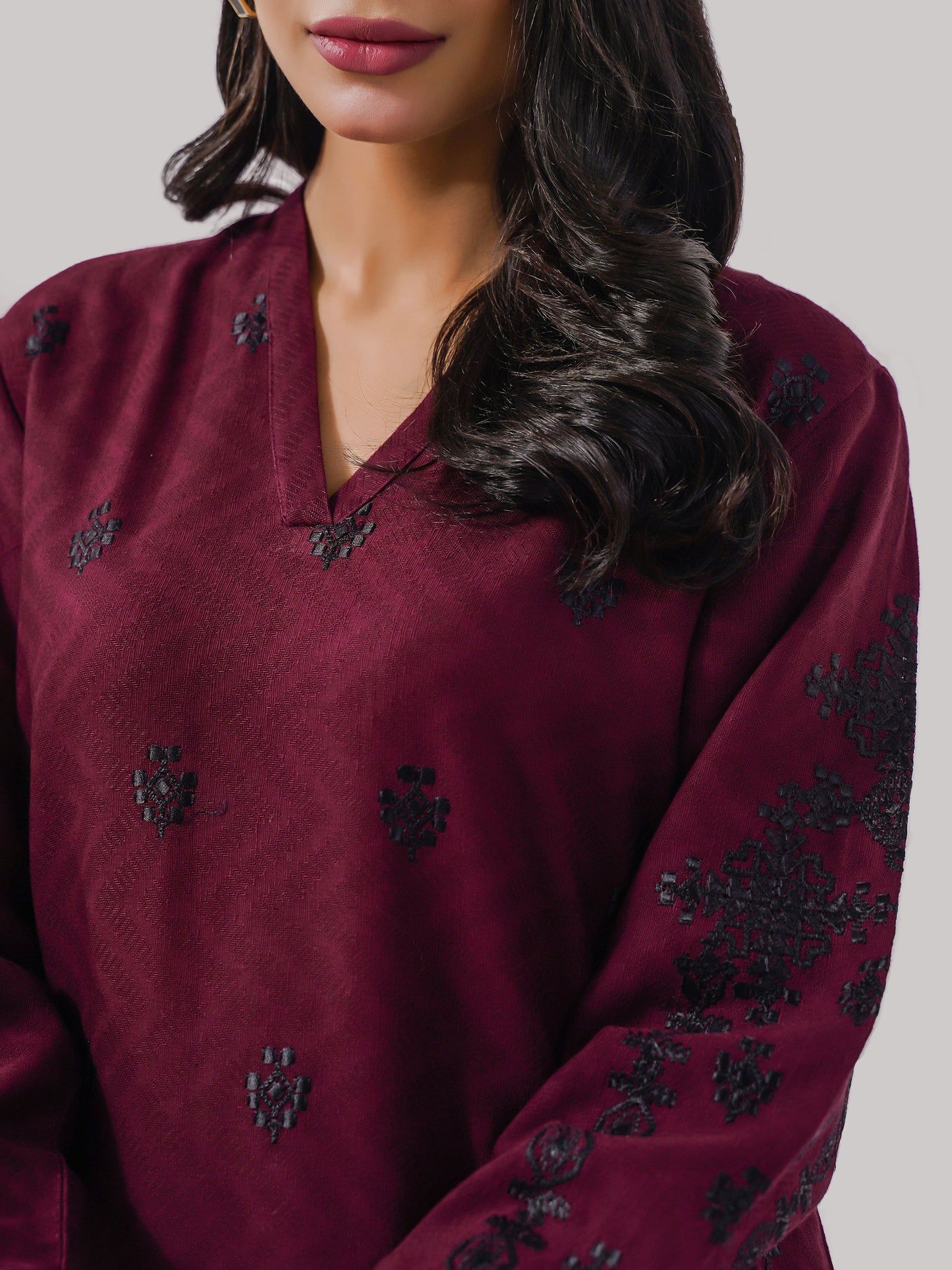 Slub Khaddar Shirt-Embroidered(Pret)