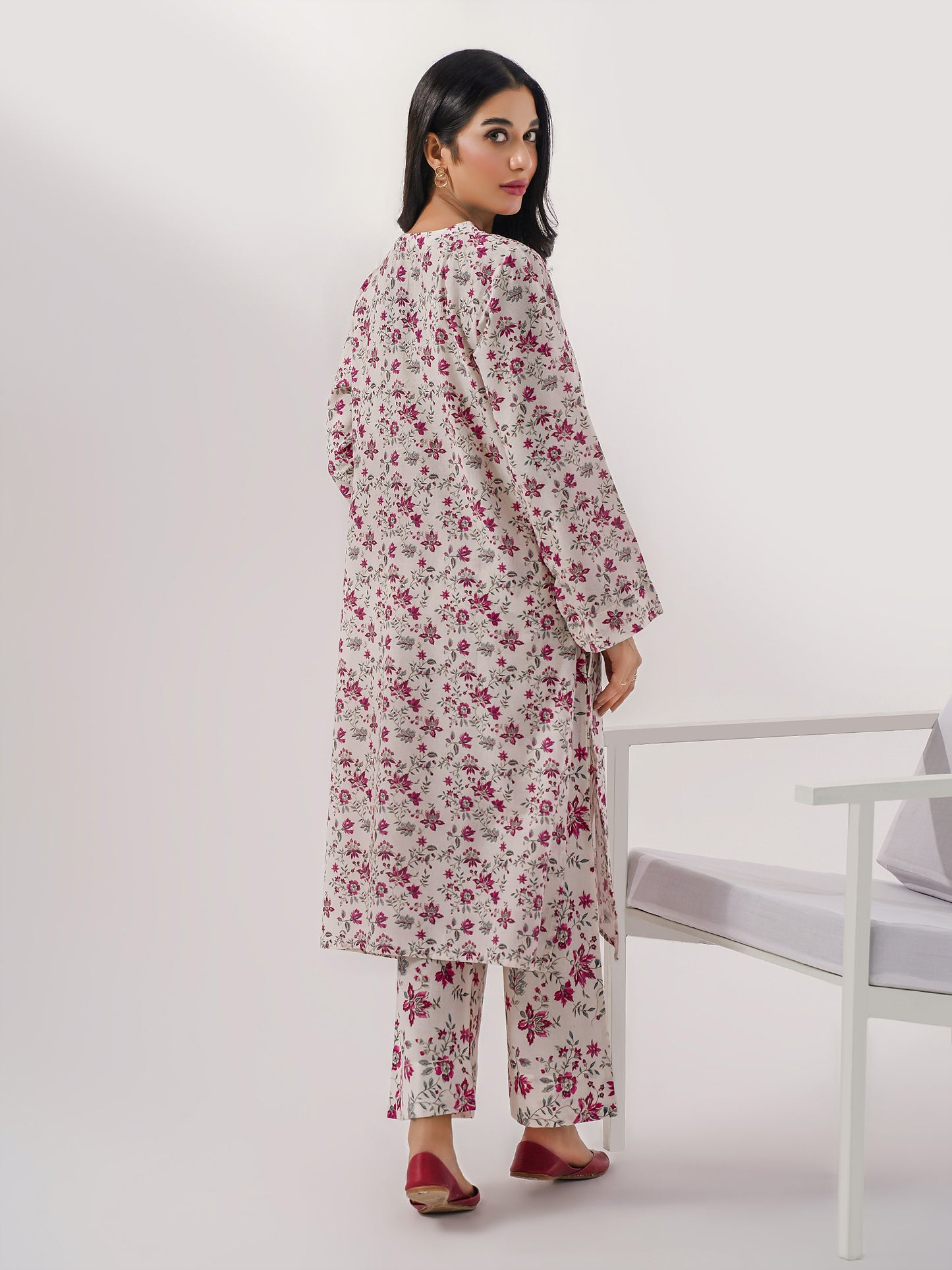 2 Piece Khaddar Suit-Embroidered (Pret)