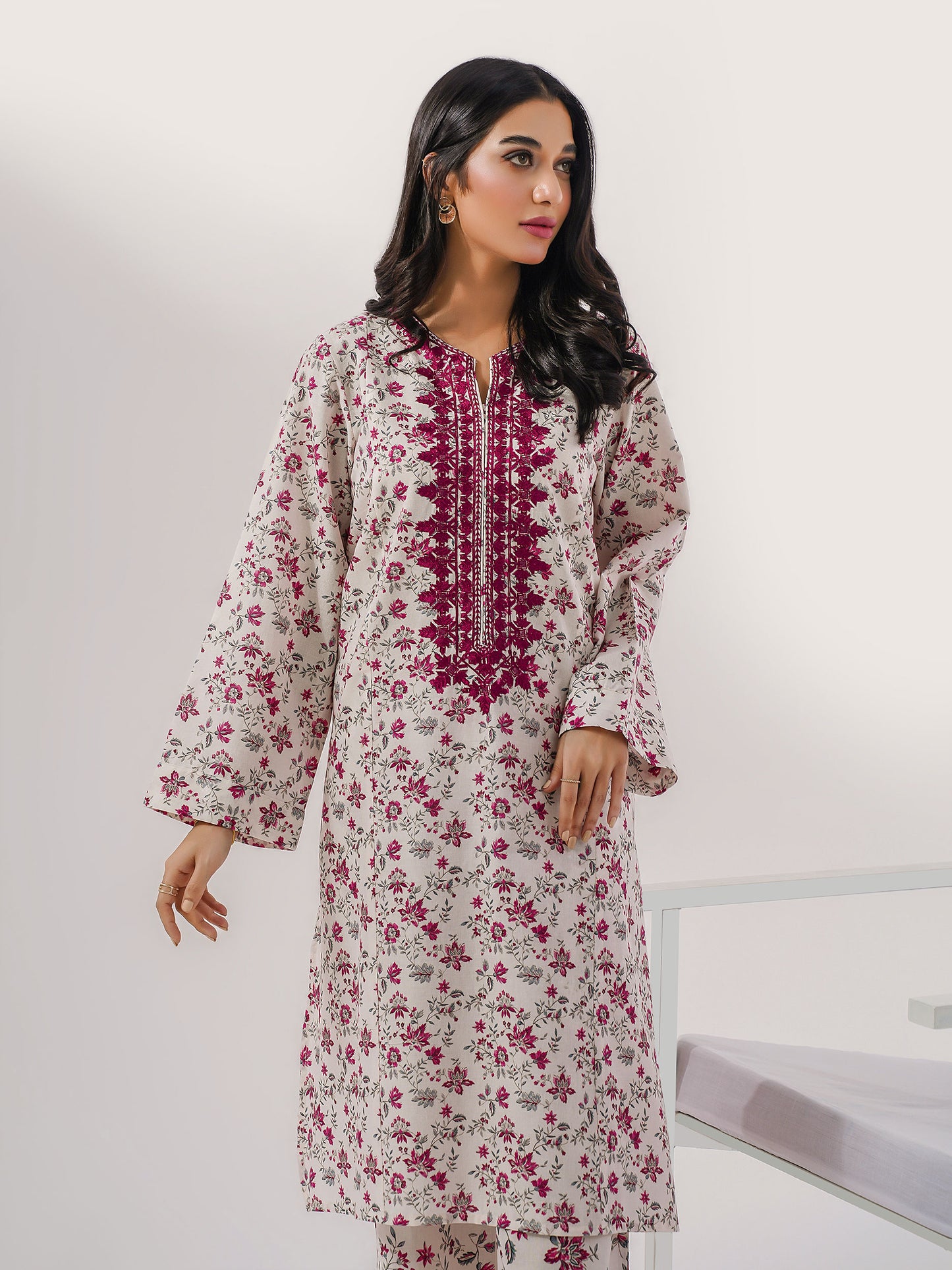 2 Piece Khaddar Suit-Embroidered (Pret)