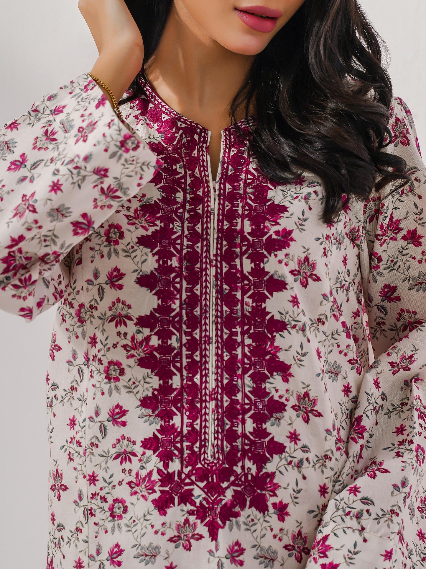 2 Piece Khaddar Suit-Embroidered (Pret)