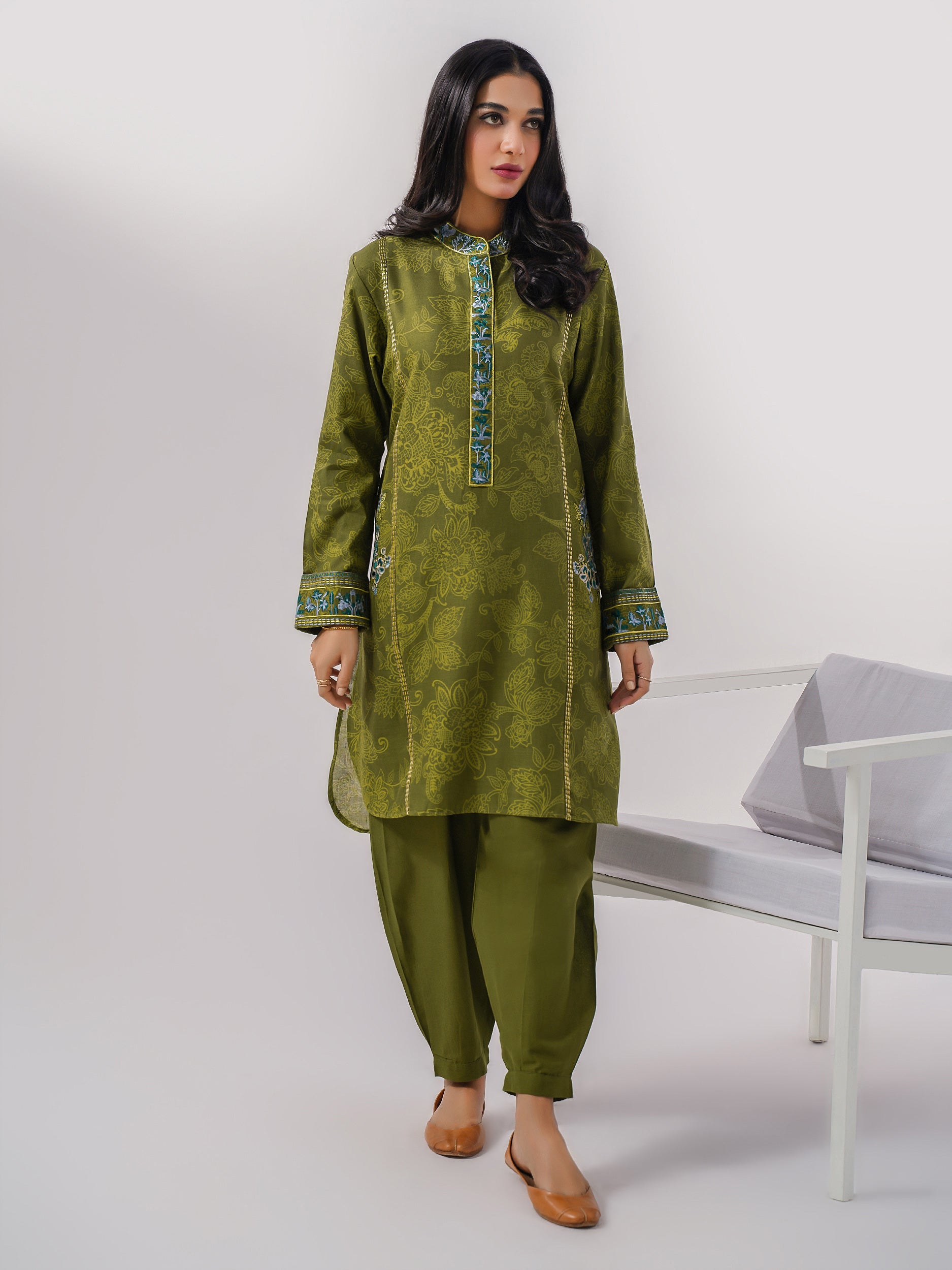 2 Piece Khaddar Suit-Embroidered(Pret) – Limelightpk