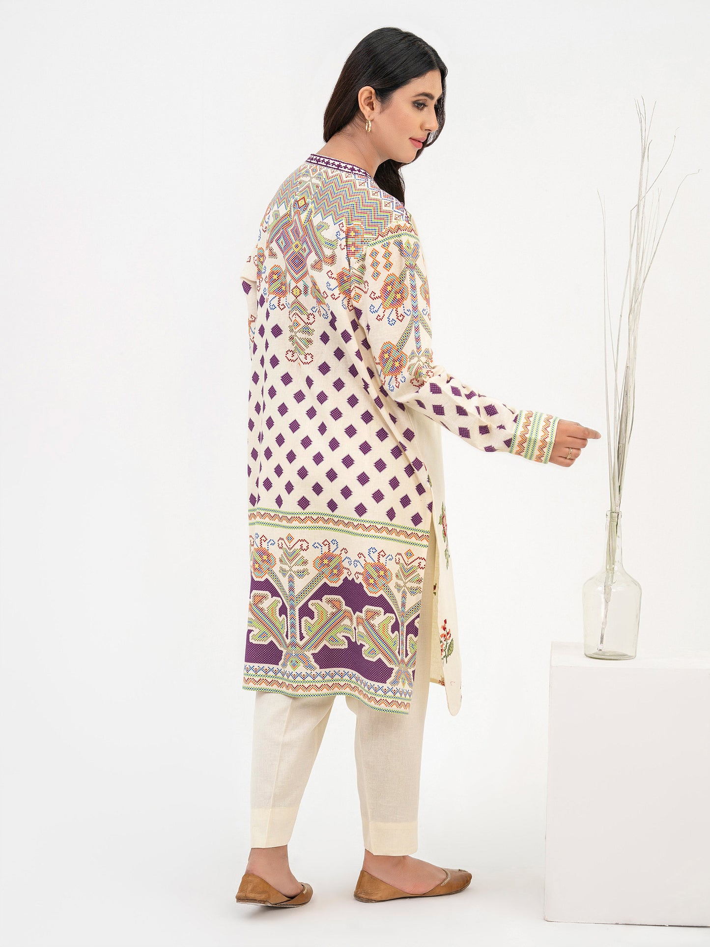 2 Piece Khaddar Suit-Embroidered(Pret)