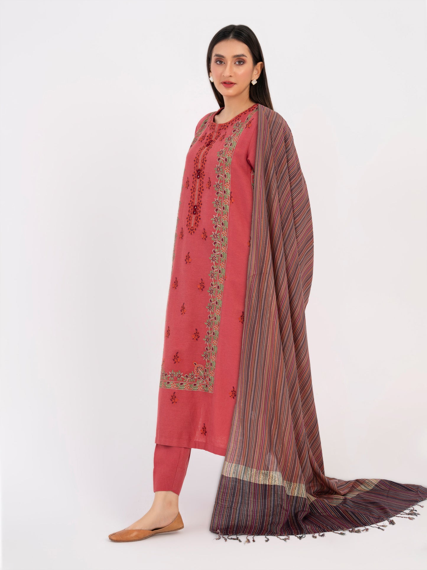 3 Piece Khaddar Suit-Embroidered (Pret)