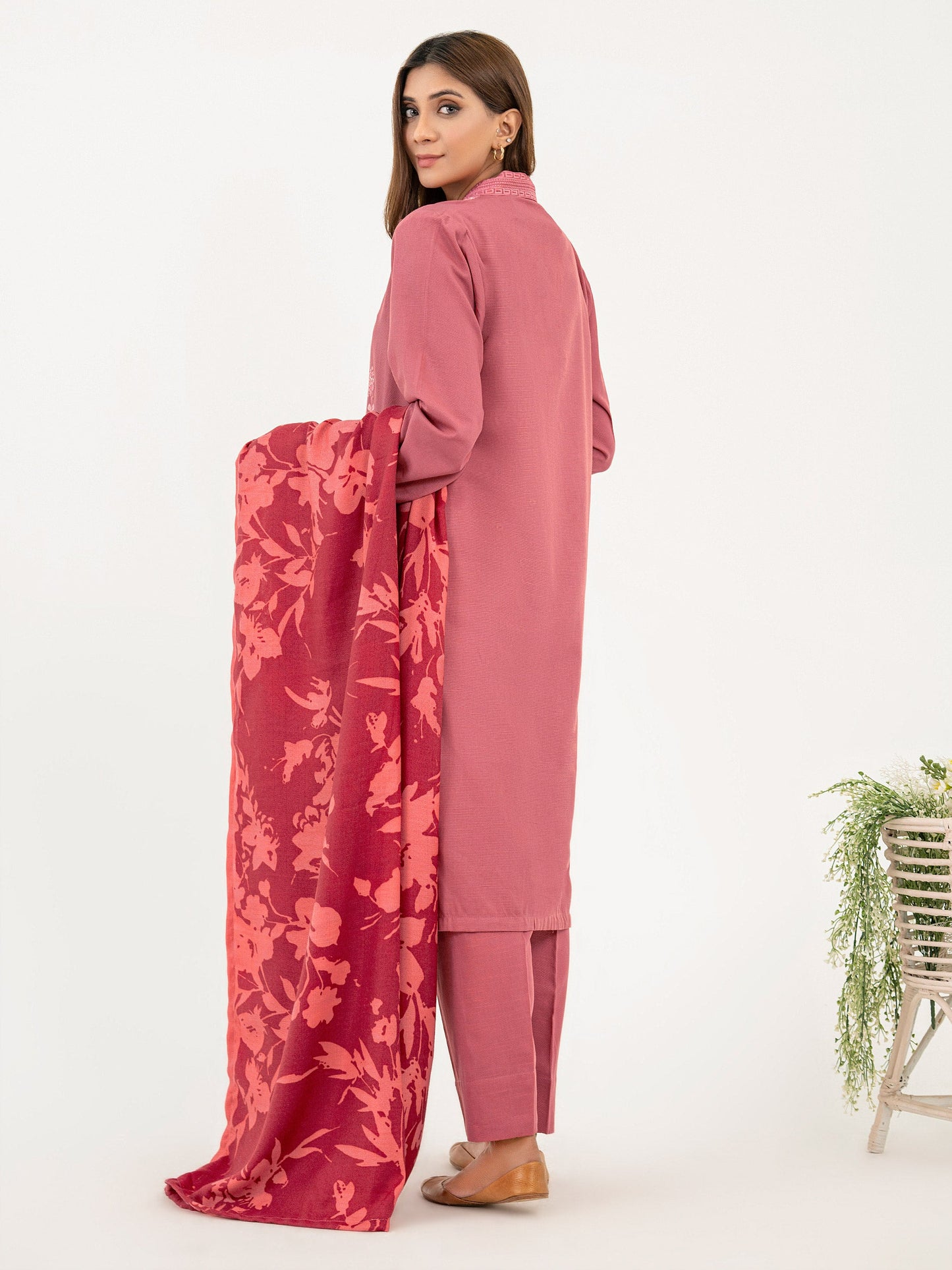 3 Piece Khaddar Suit-Embroidered (Pret)