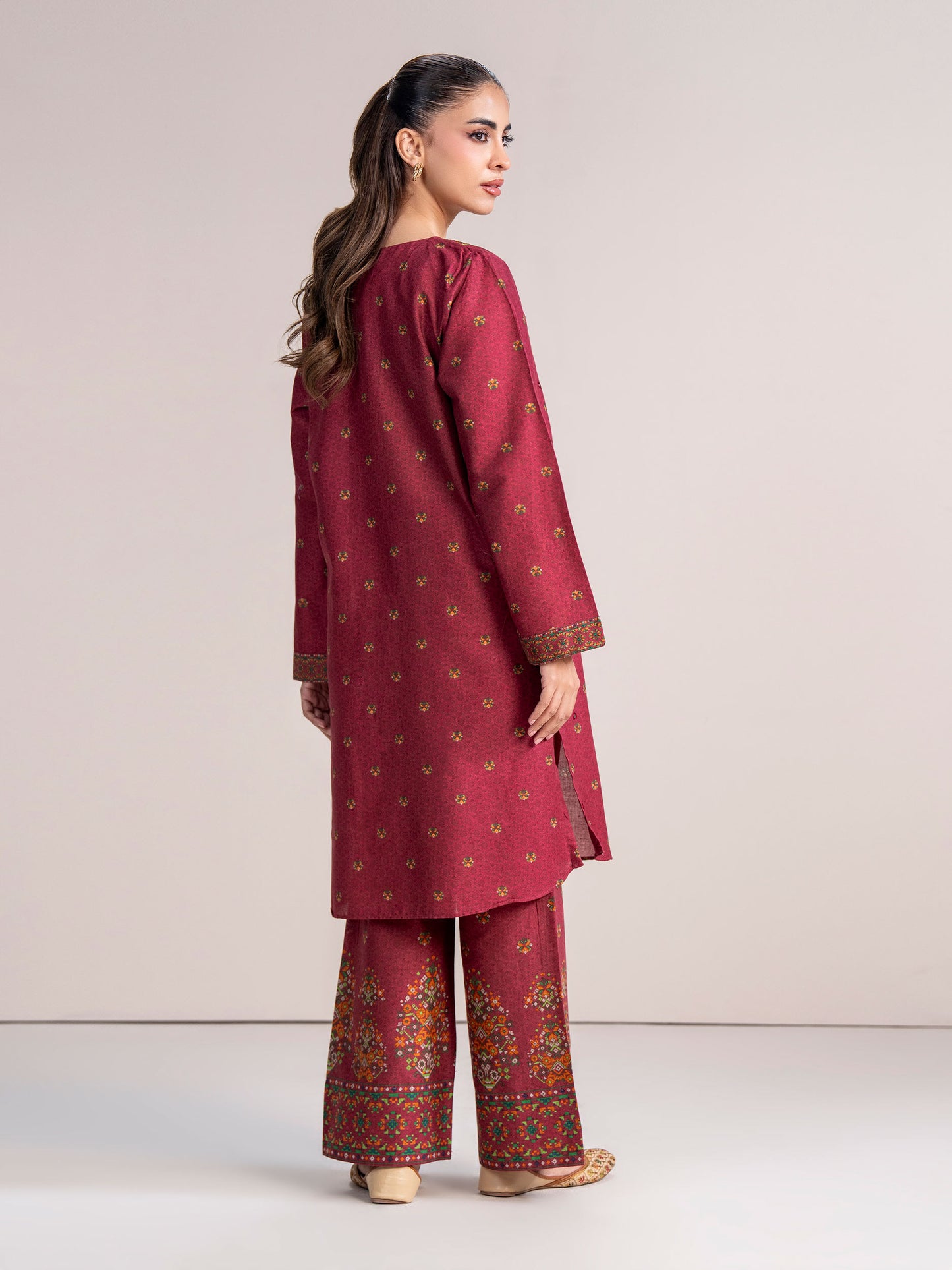 2 Piece Khaddar Suit- Embroidered (Pret)