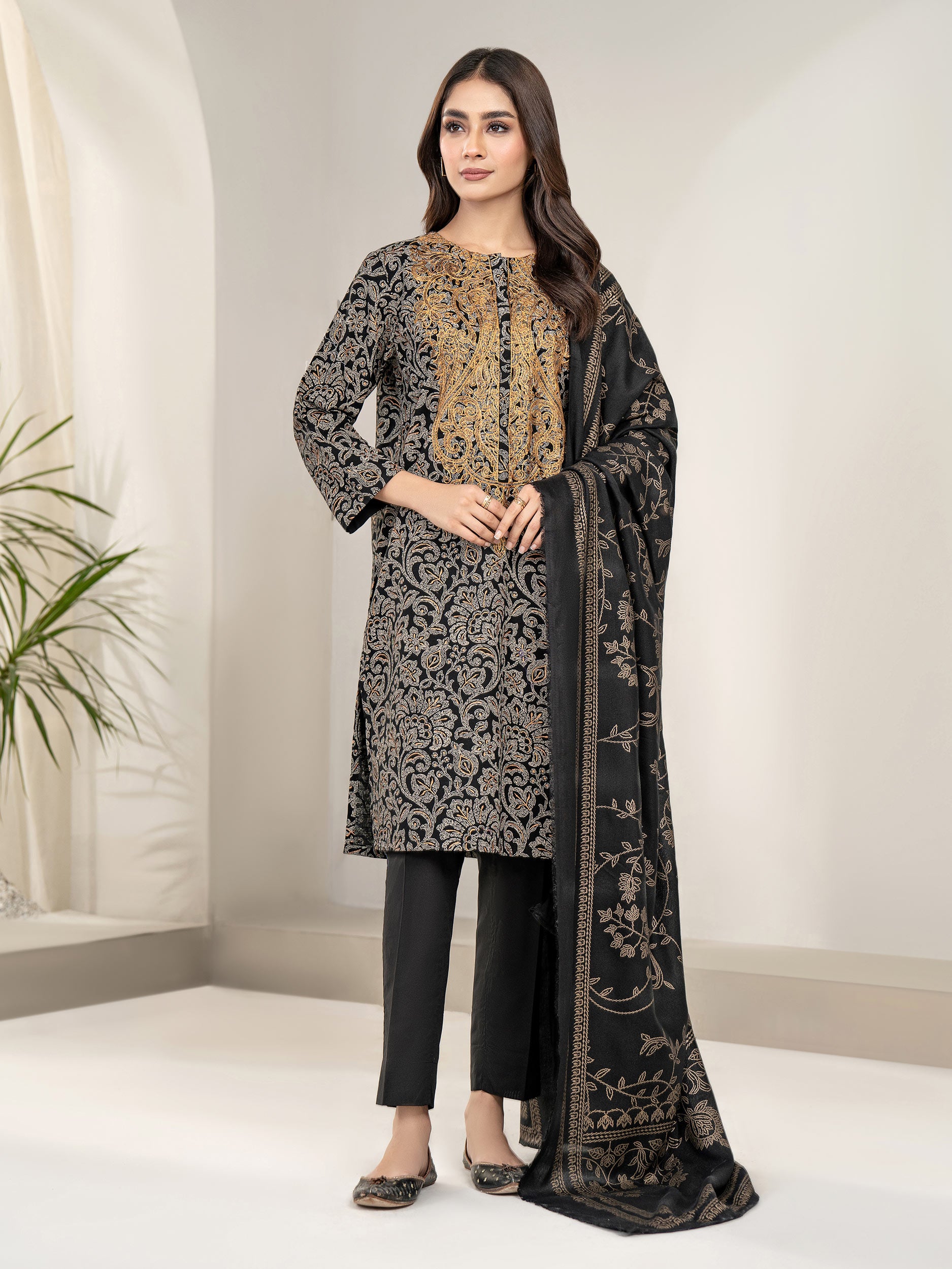 3 Piece Khaddar Suit-Embroidered (Unstitched)