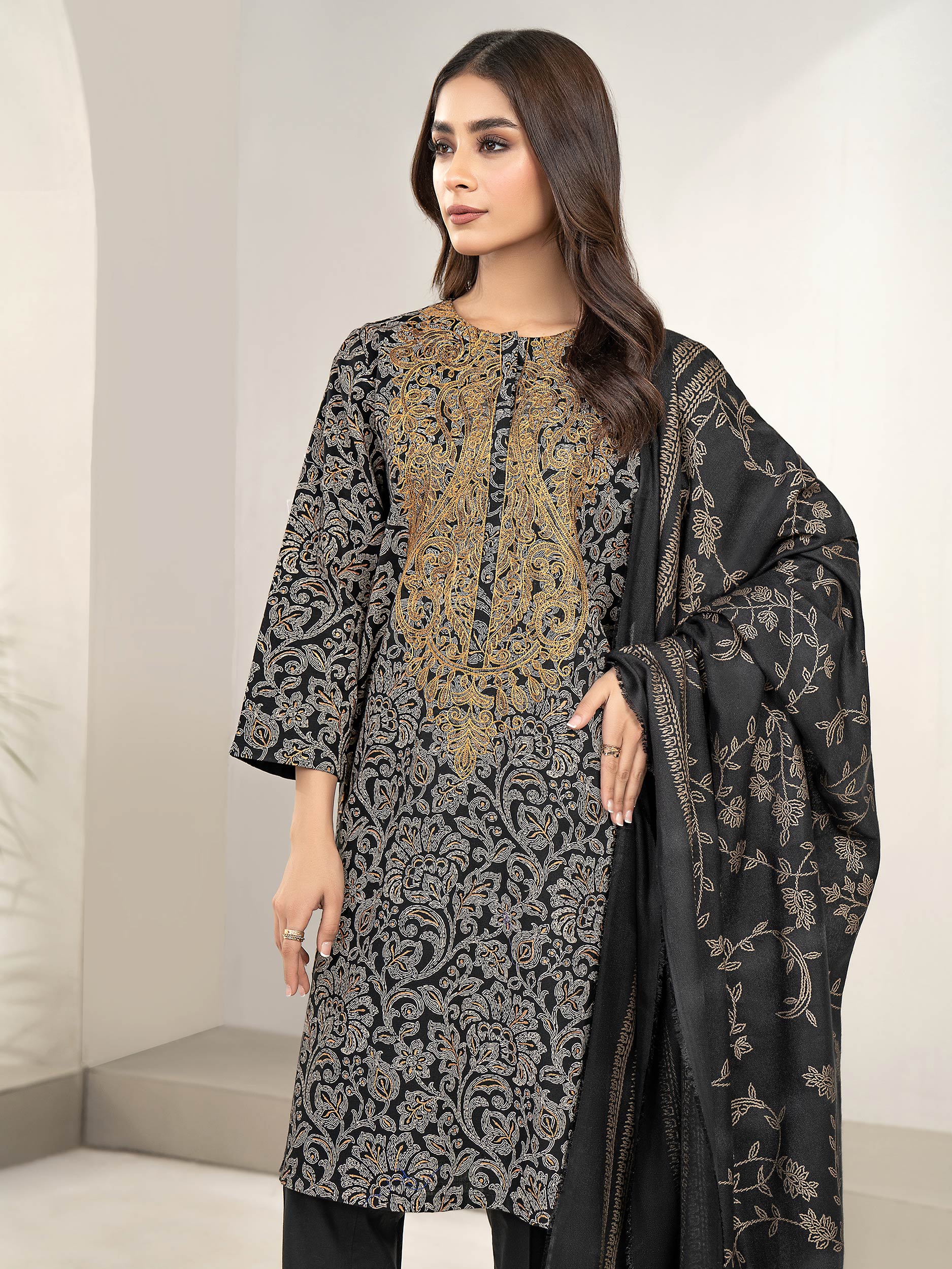 3 Piece Khaddar Suit-Embroidered (Unstitched)