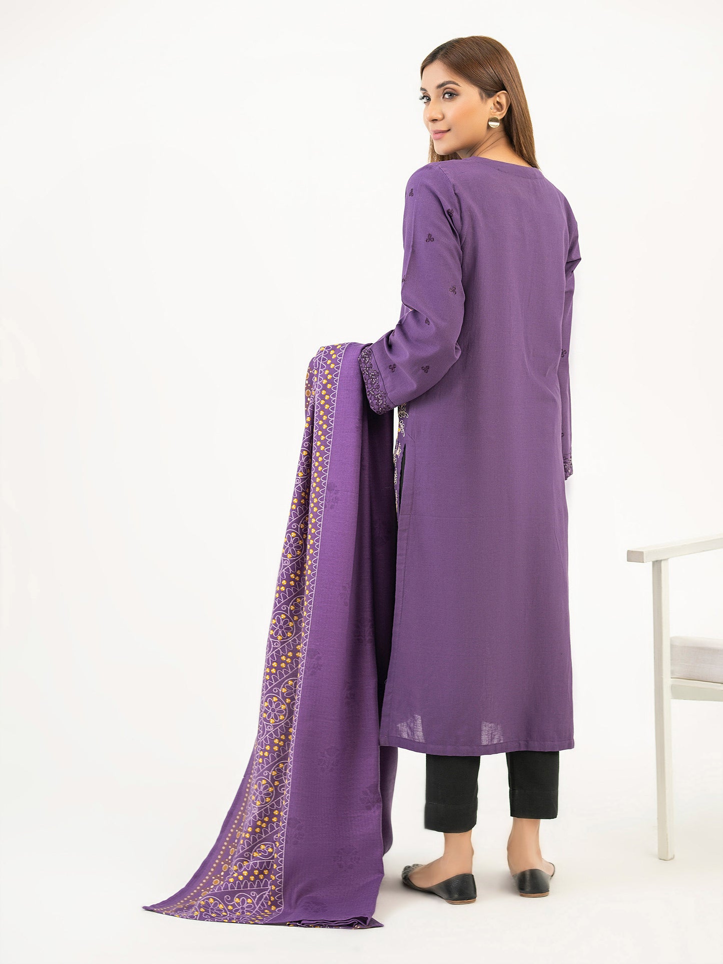 2 Piece Khaddar Suit-Embroidered (Pret)