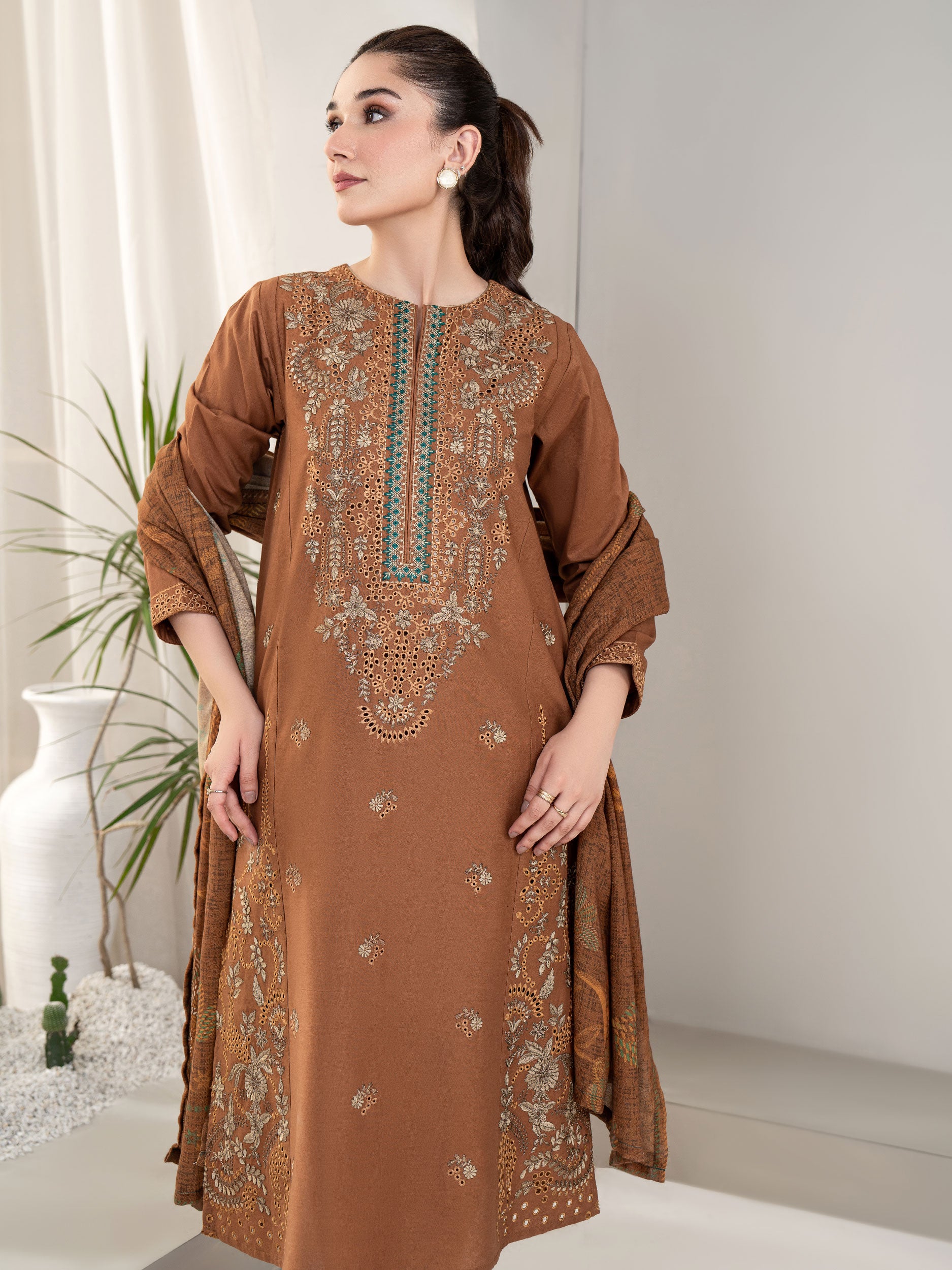 3-piece-khaddar-suit-embroidered(unstitched)