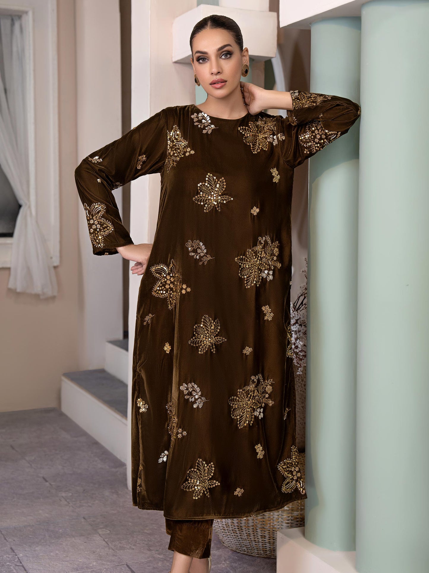 2 Piece Velvet Suit-Embroidered (Pret)