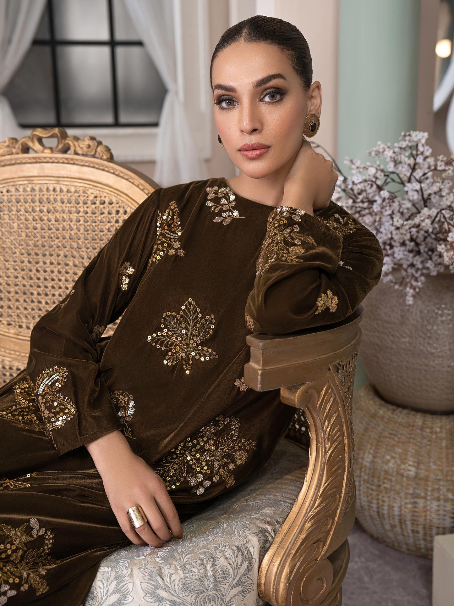 2 Piece Velvet Suit-Embroidered (Pret)
