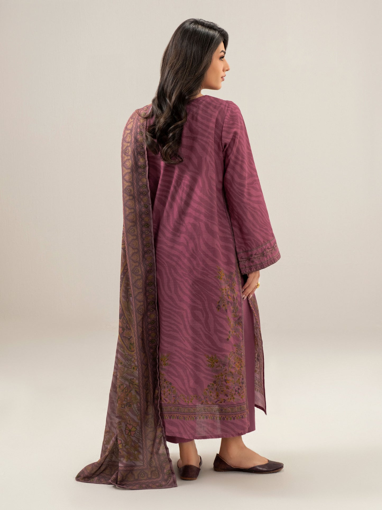 3 Piece Slub Khaddar Suit-Embroidered (Unstitched)