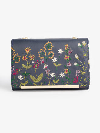 embroidered-clutch