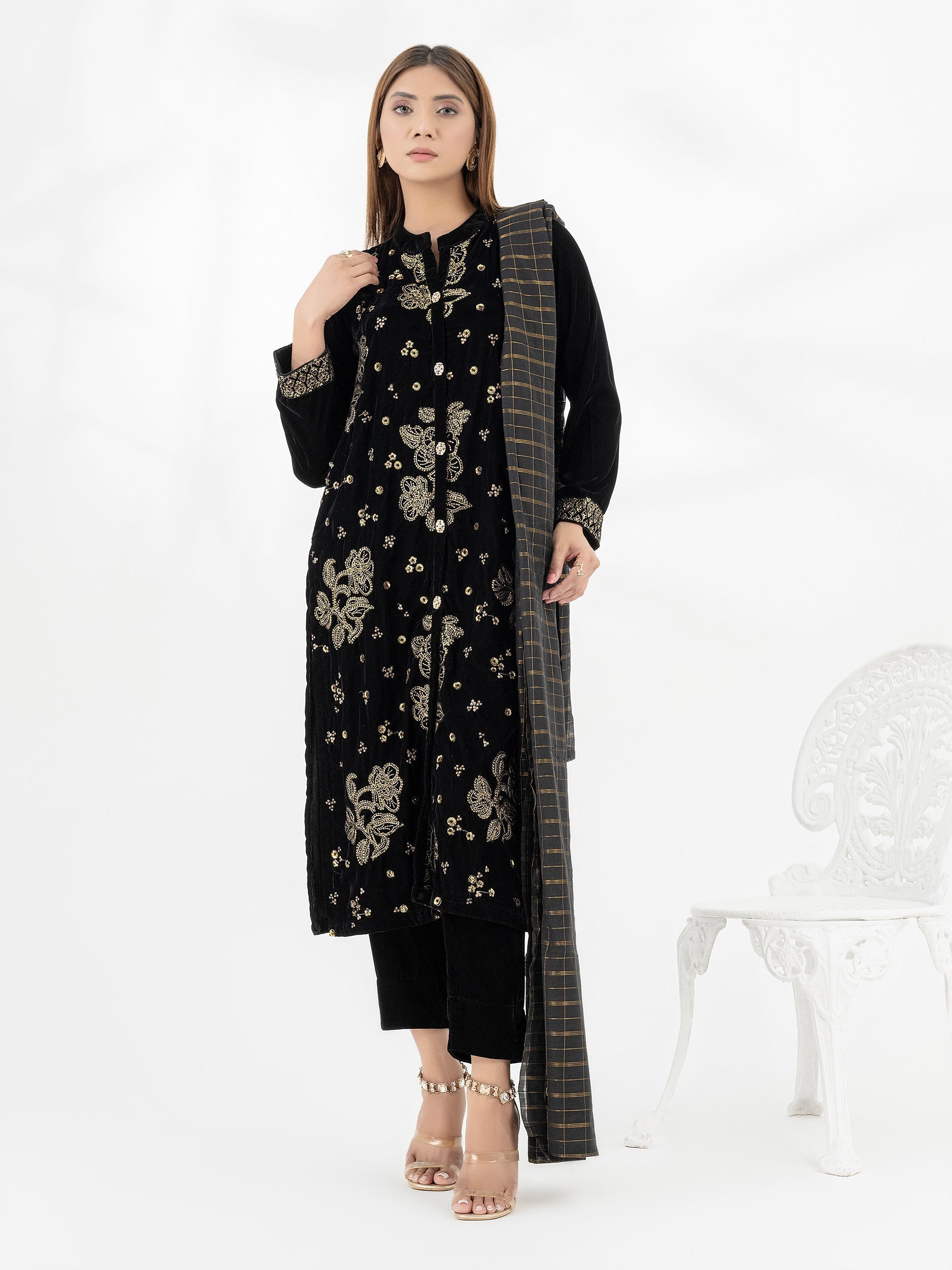 3 Piece Velvet Suit-Embroidered (Pret)