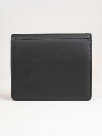 envelope-shaped-handbag