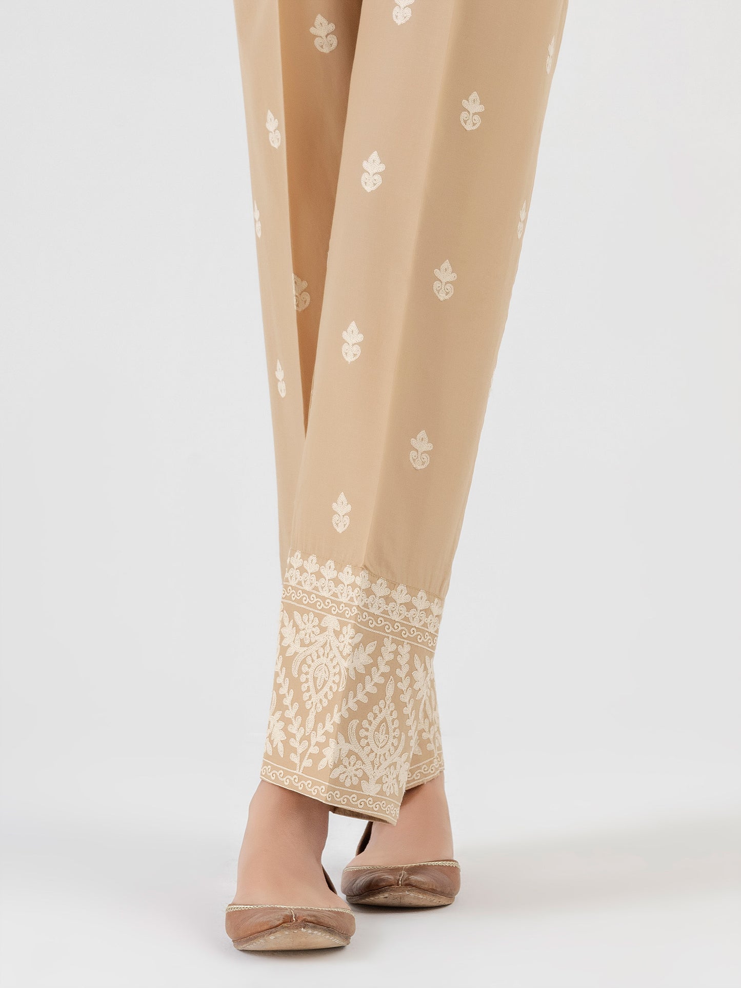 Embroidered Cambric Trouser (Pret)