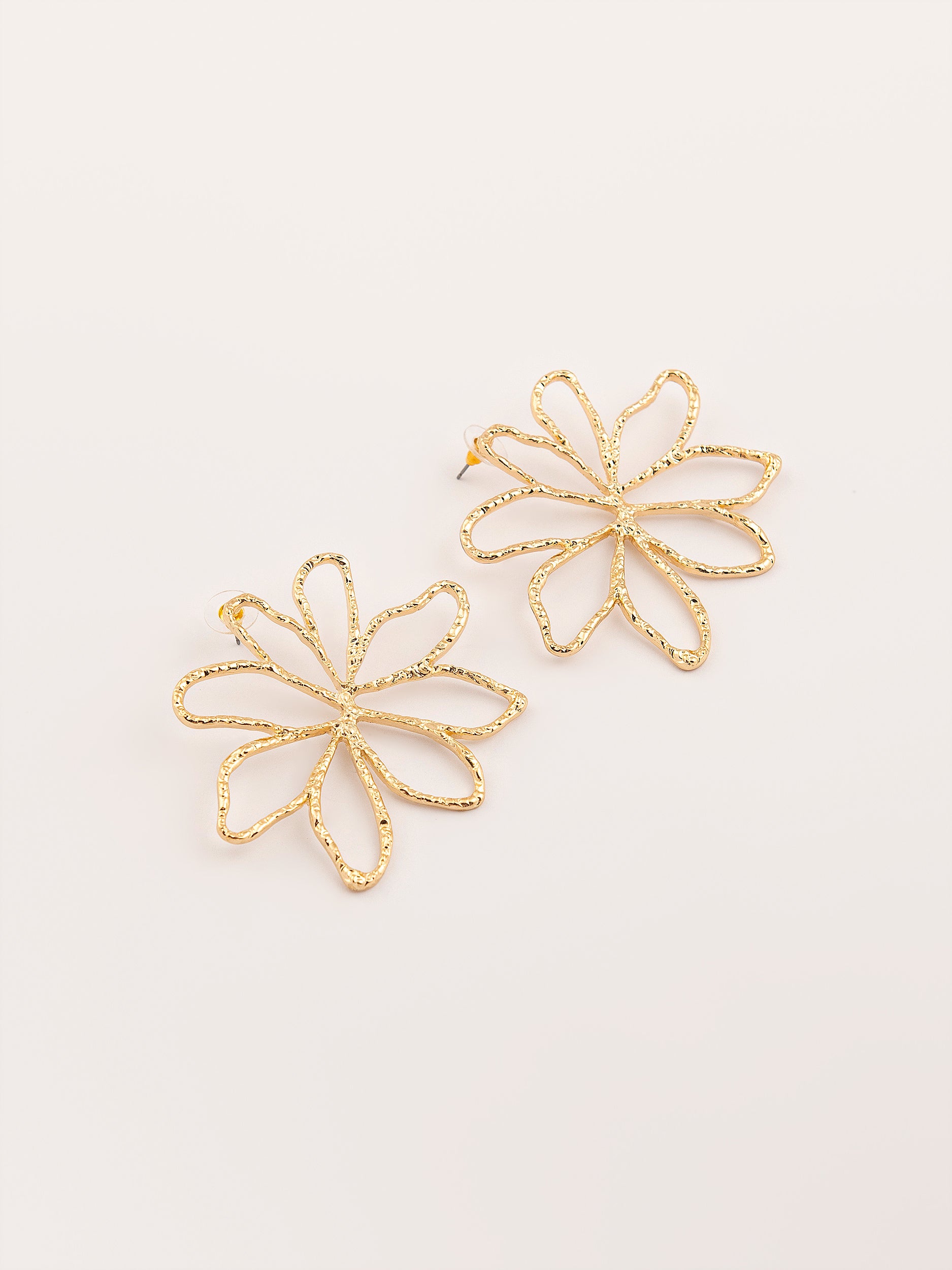floral-stud-earrings