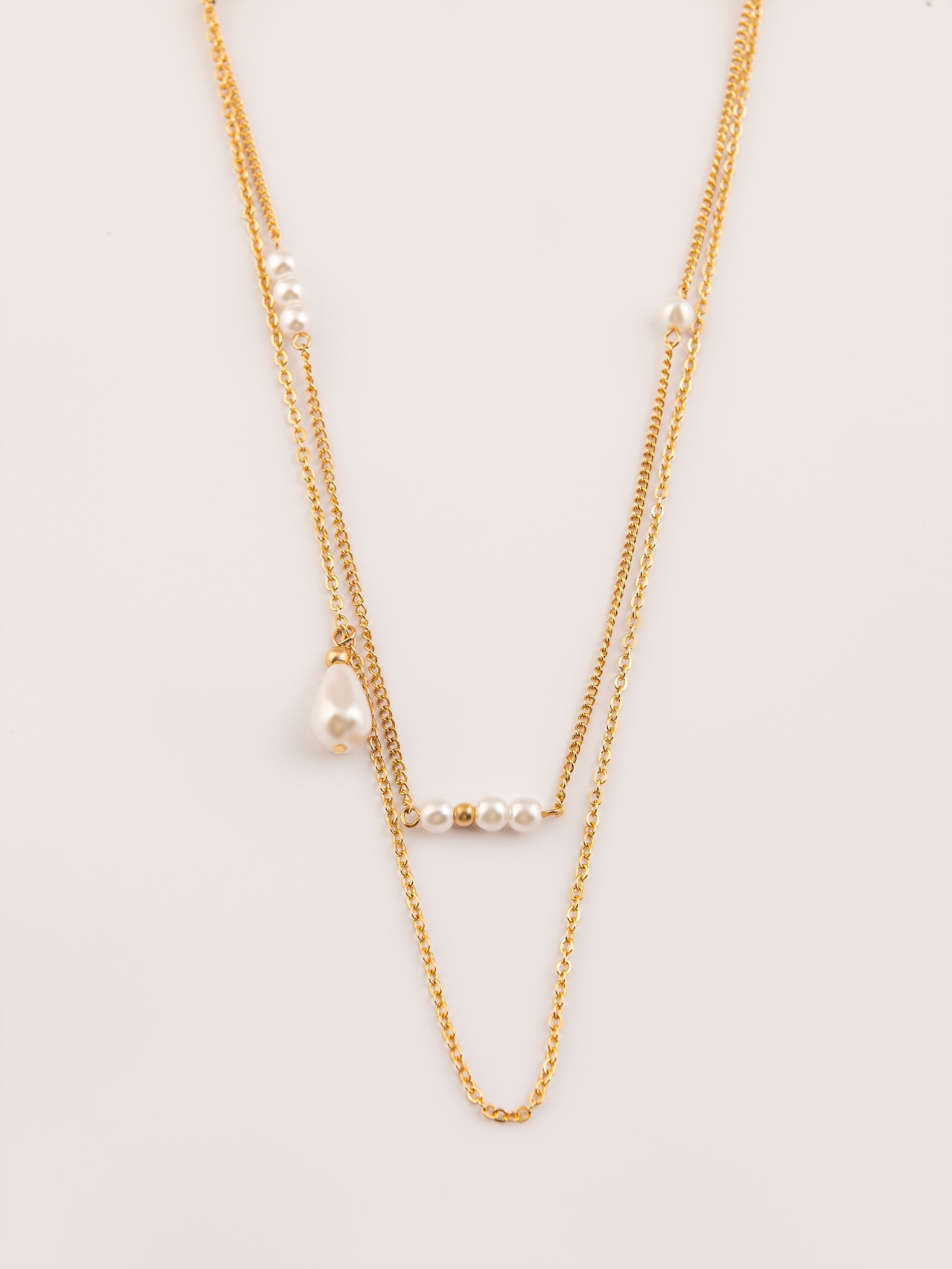 pearly-layered-necklace