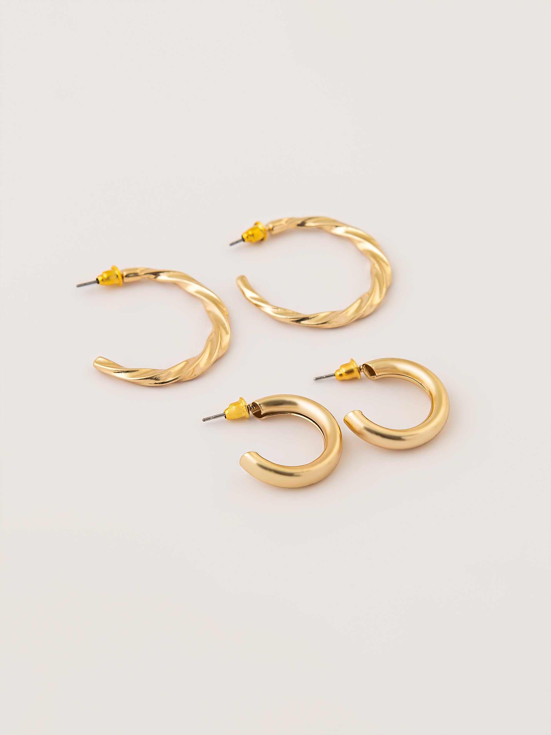 bold-c-hoop-earrings-set