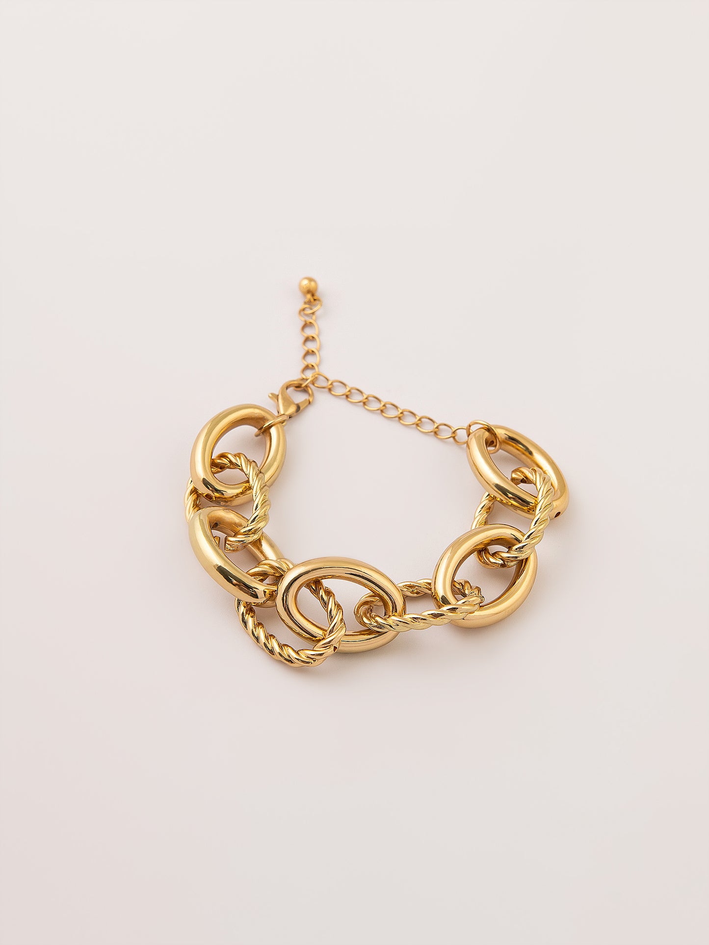 Metallic Chain Loop Bracelet
