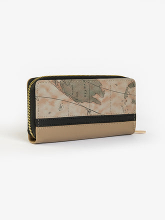 map-printed-pattern-wallet