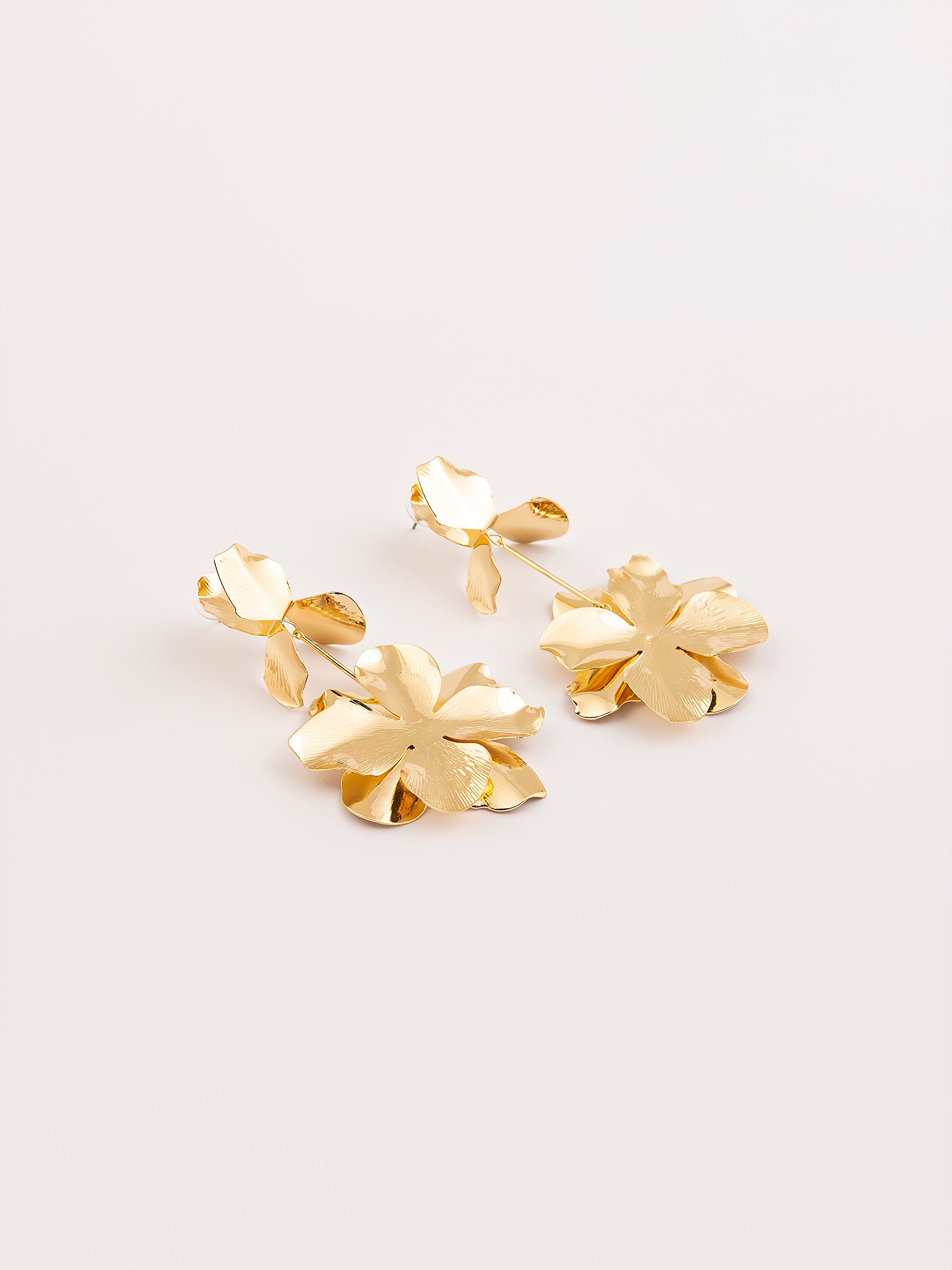 floral-dangle-earrings