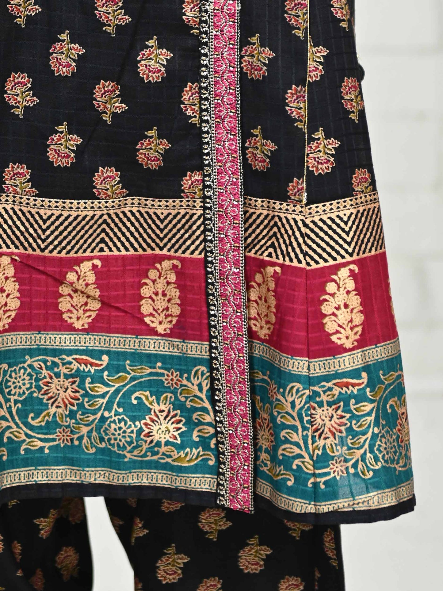 2 Piece Lawn Texture Suit- Embroidered (Pret)