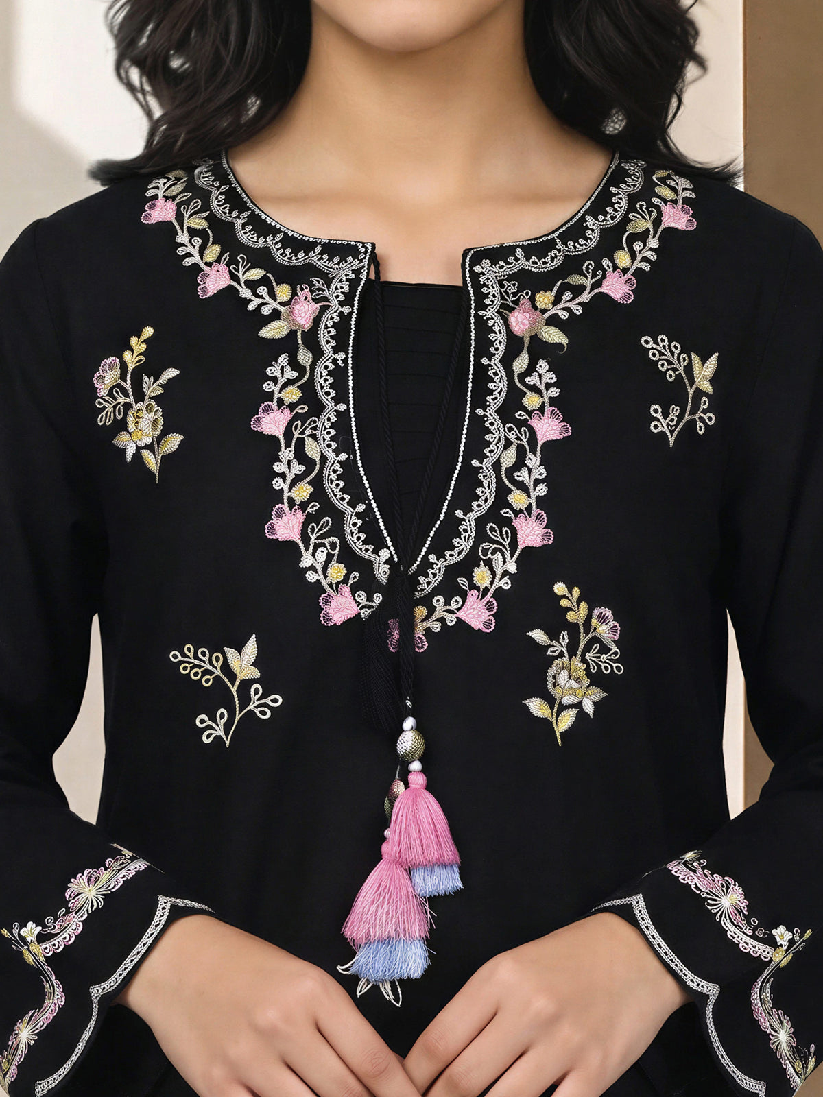 2 Piece Khaddar Suit- Embroidered (Pret)