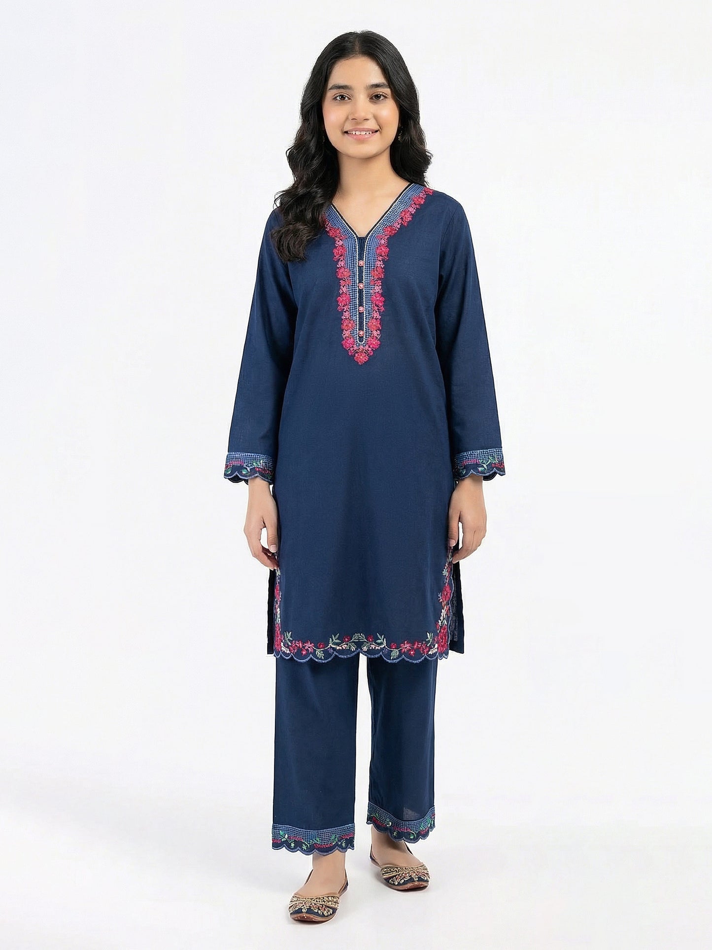 2 Piece Khaddar Suit- Embroidered (Pret)