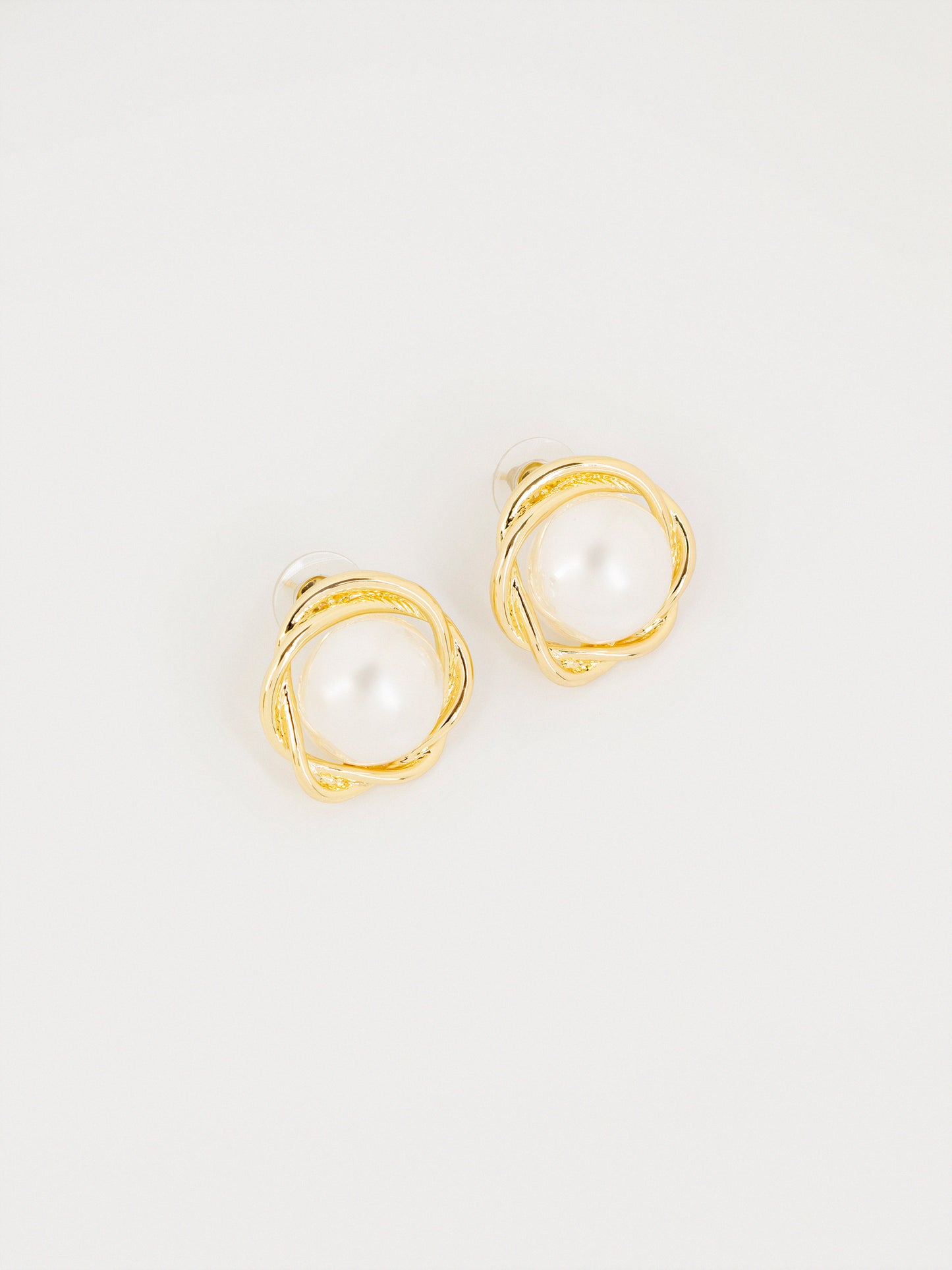 Floral Pearl stud Earrings